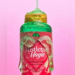 New Tree hut Mistletoe Magic Foaming Gel Wash - Green and Red 18FL OZ big bottle